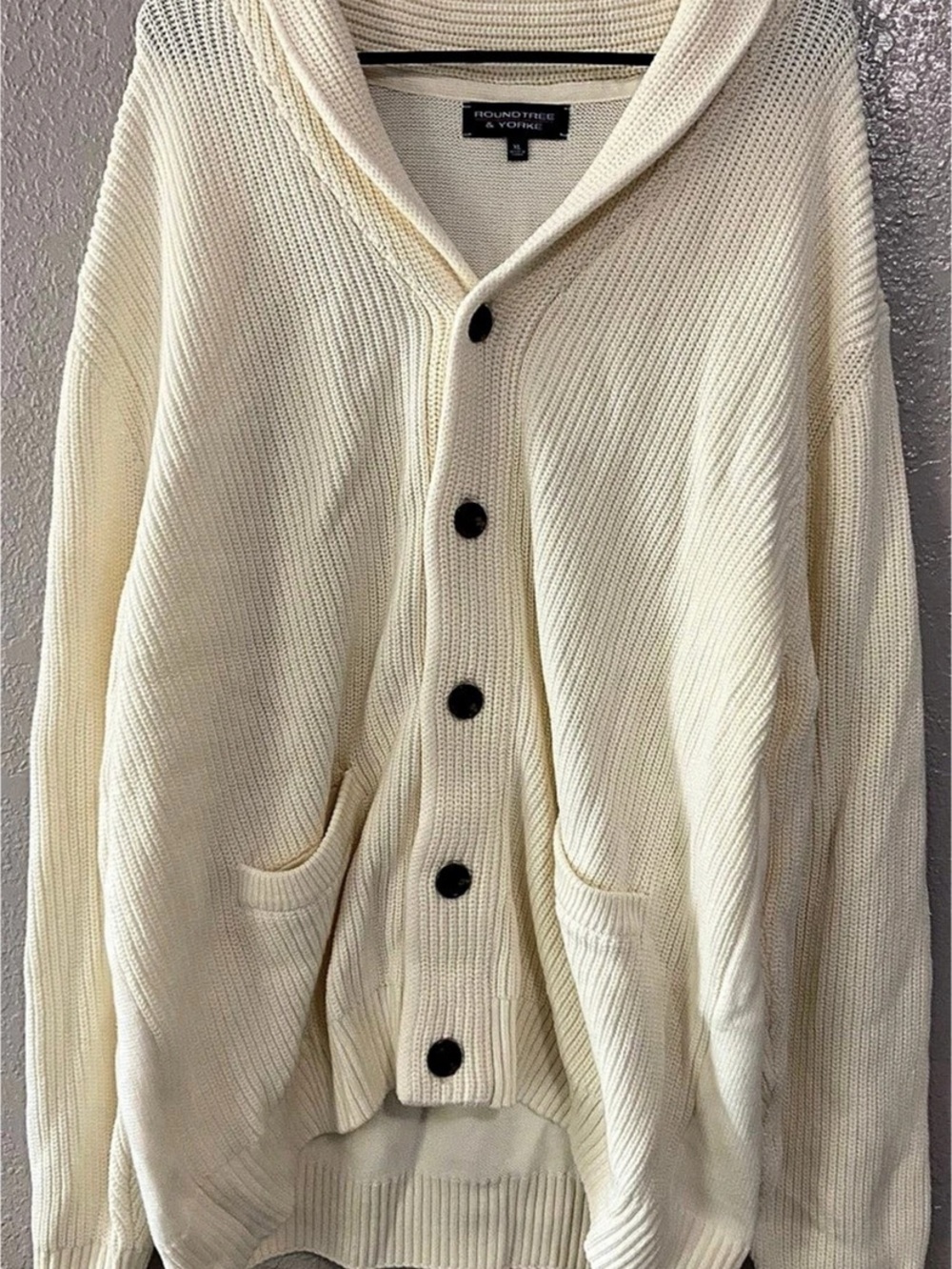 Roundtree & Yorke Cream Men’s Cardigan